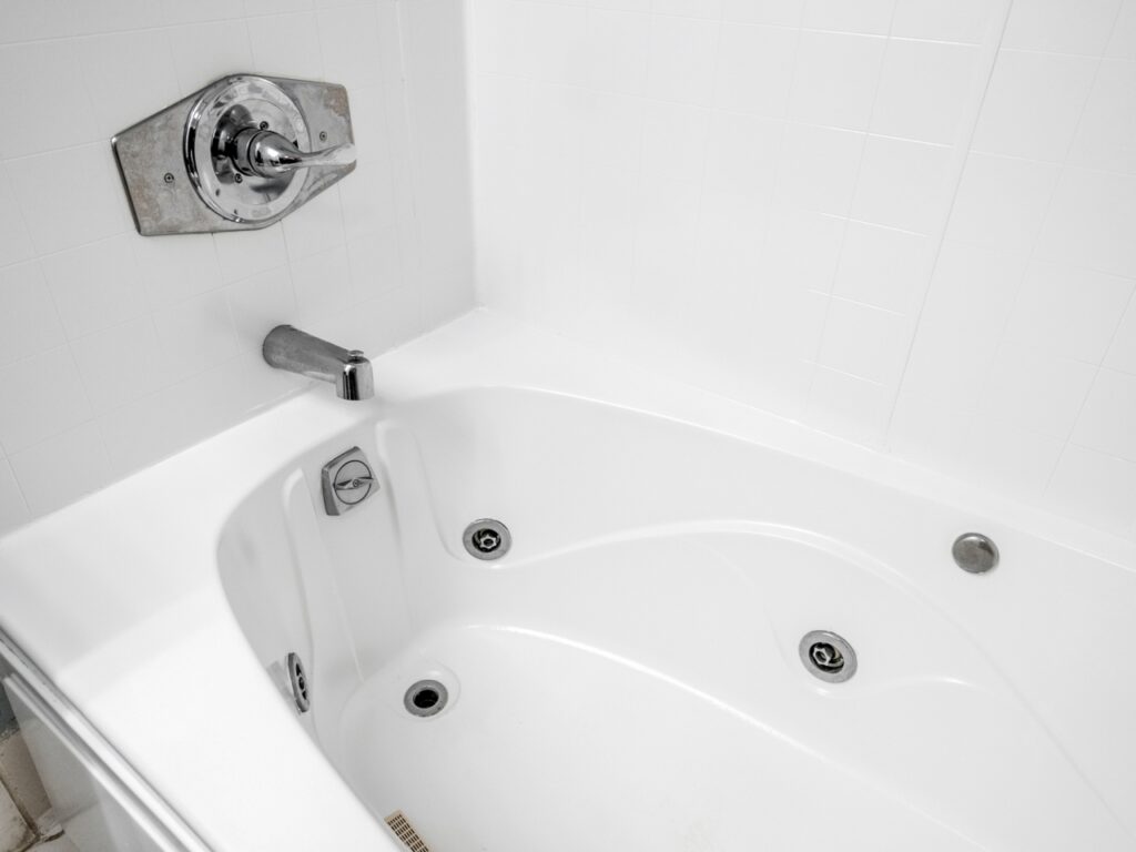 Apartment Tub and Shower Refinishing